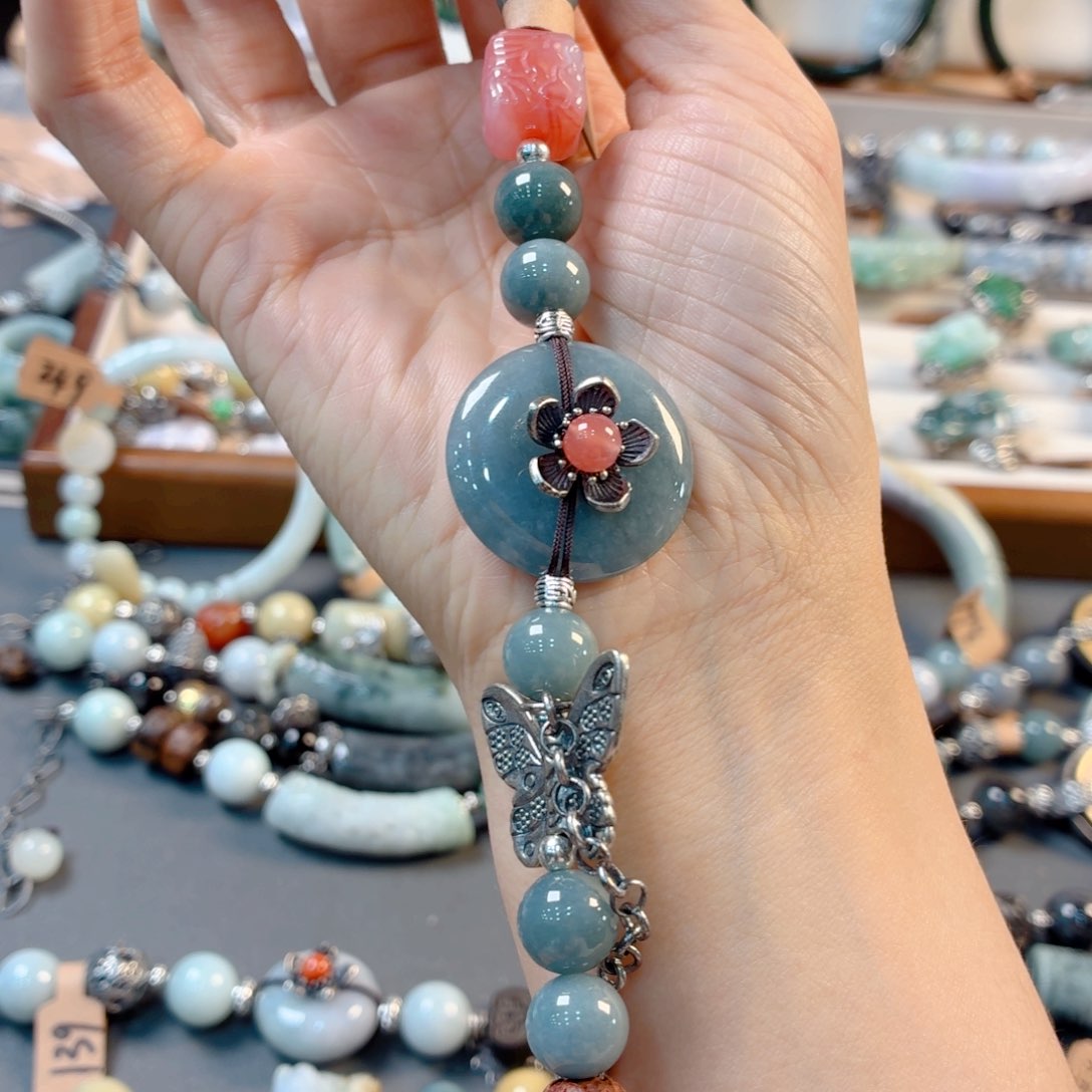 高***～翡翠未镶嵌颈饰手串