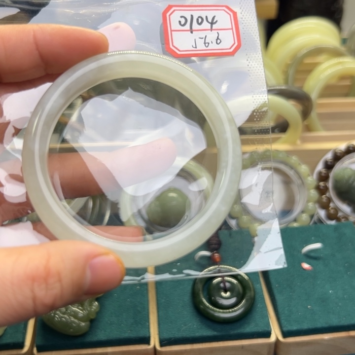 和田玉手镯未镶嵌56.6圈围0104