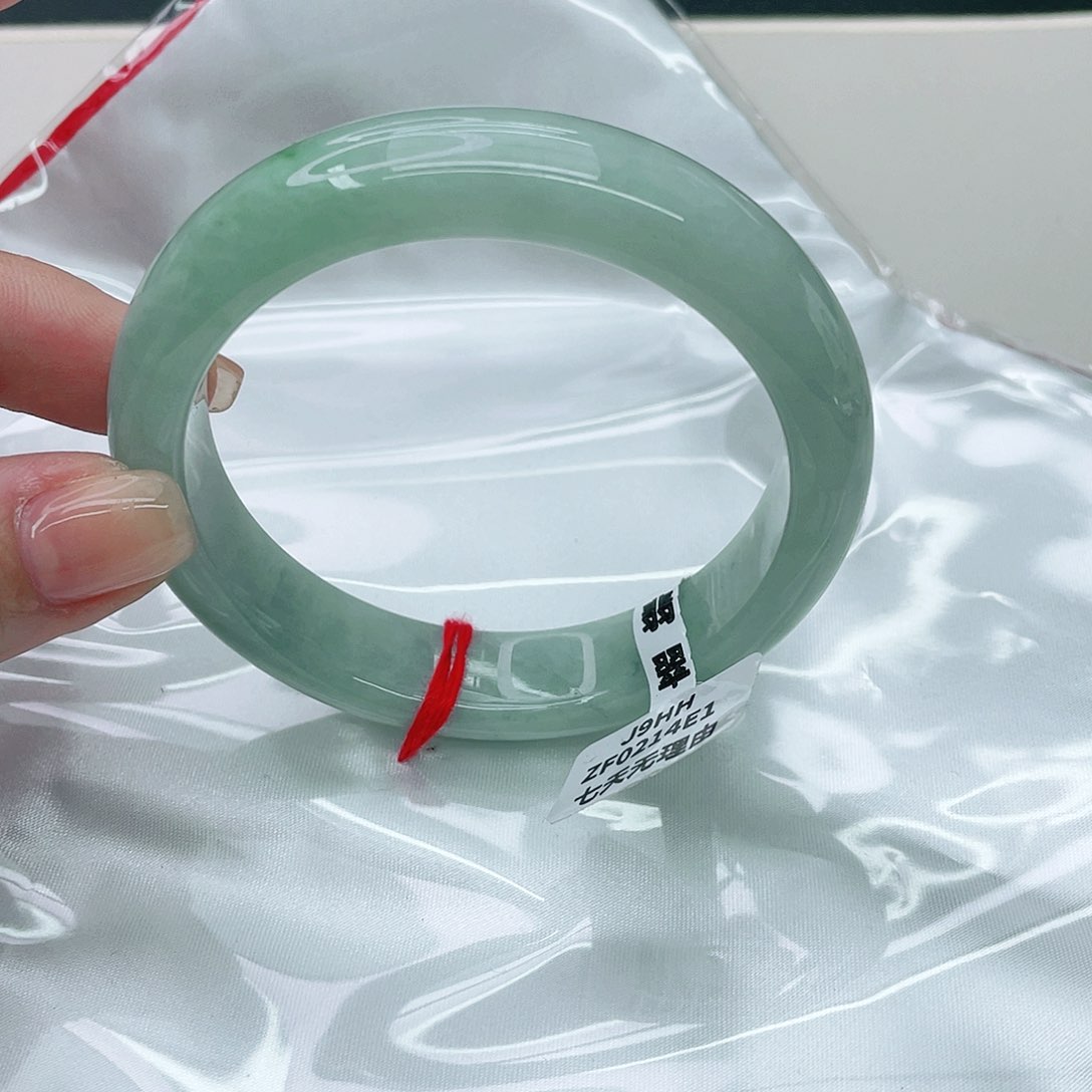 翡翠手镯未镶嵌正59.7