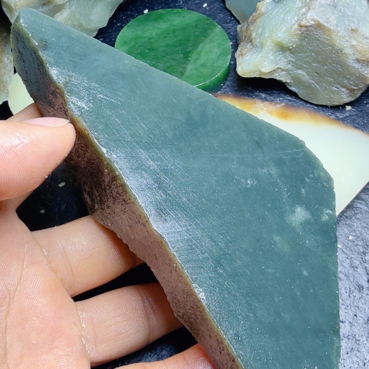 和田玉（糖玉）未镶嵌珠宝奇石