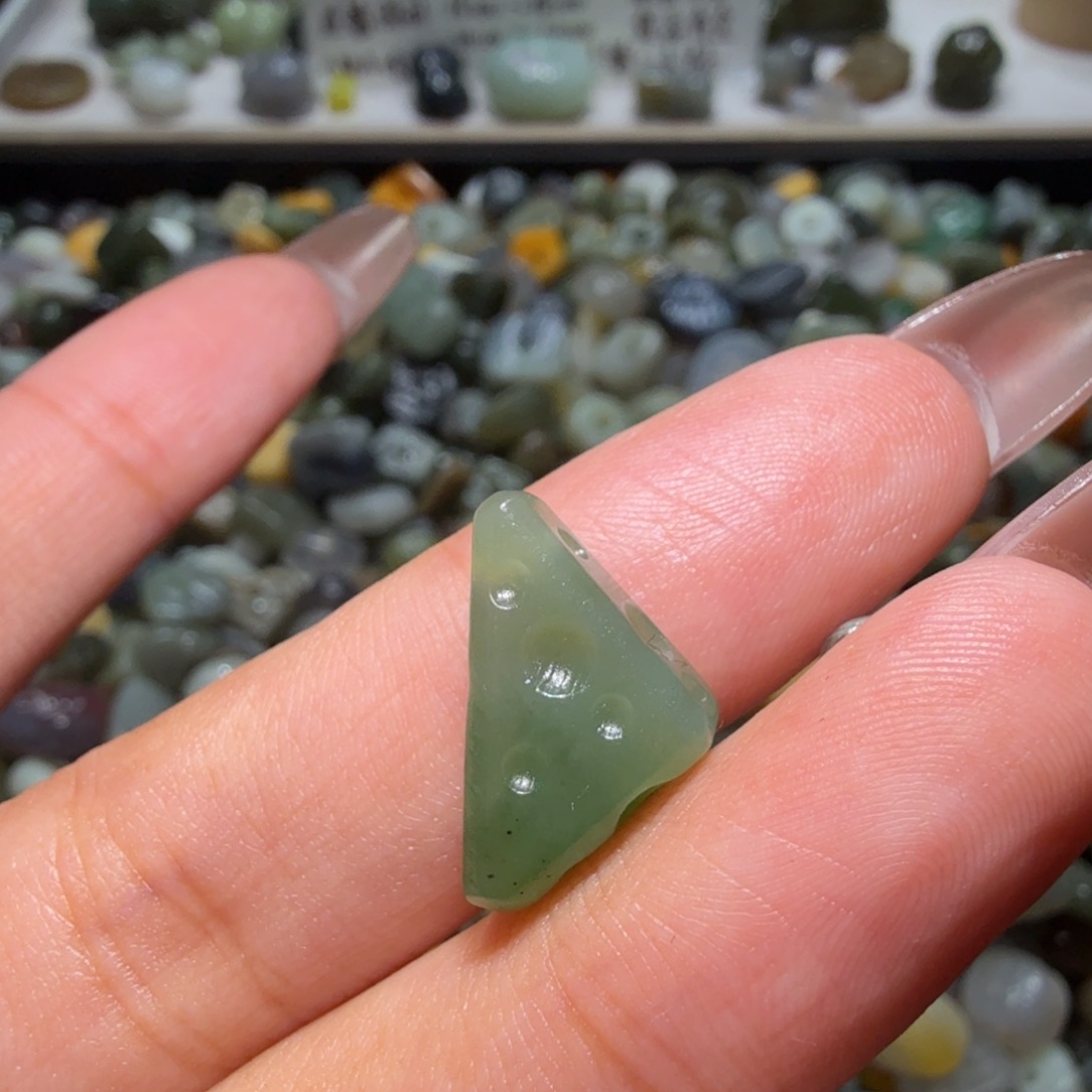 和田玉未镶嵌珠宝奇石