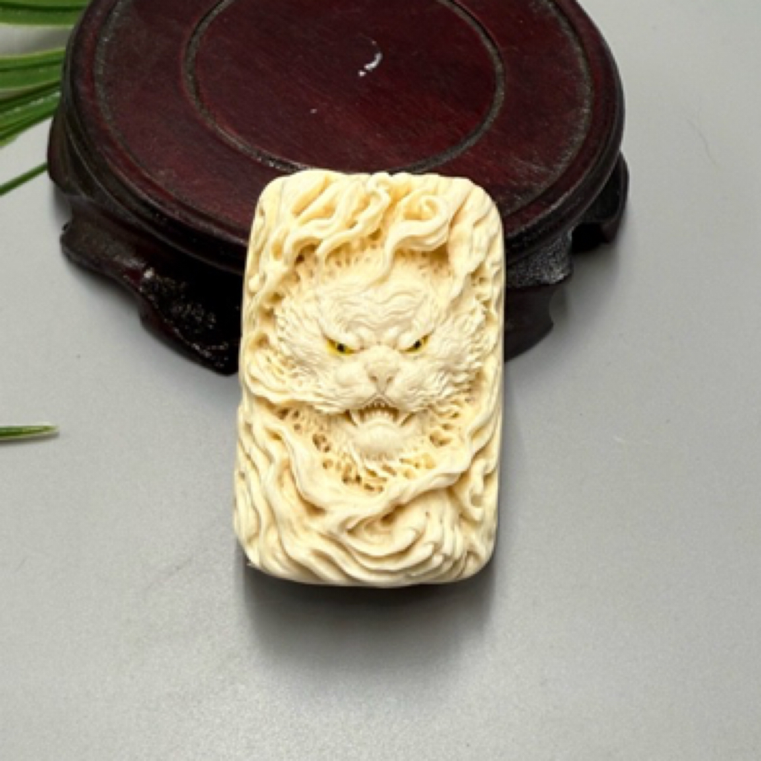 晴天猛犸蓝皮精雕十二生肖虎吊坠