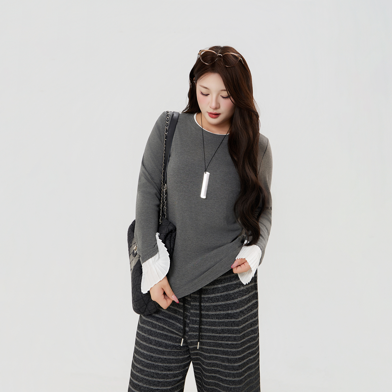 120斤的大杨 胖mm独特假两件撞色长袖上衣正肩收腰T恤打底衫秋冬