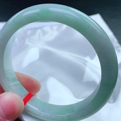 翡翠手镯未镶嵌天然翡翠手镯