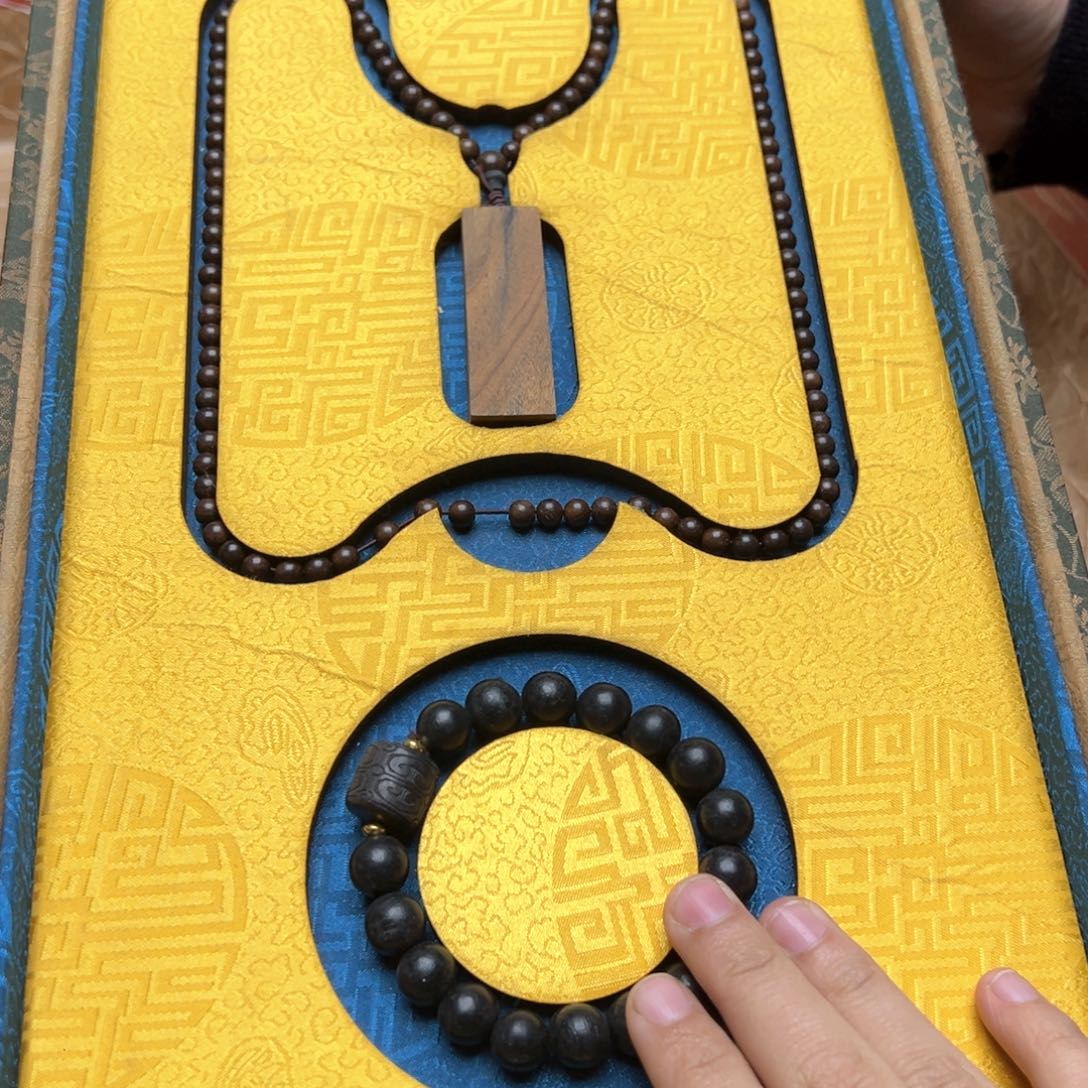 大叶紫檀（黑酸枝木类）