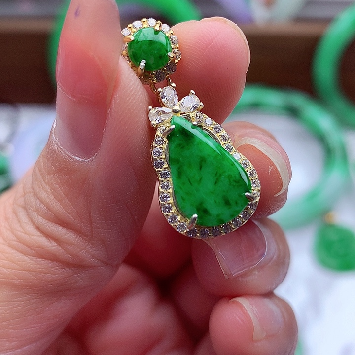 翡翠颈饰银S925镶嵌翡翠