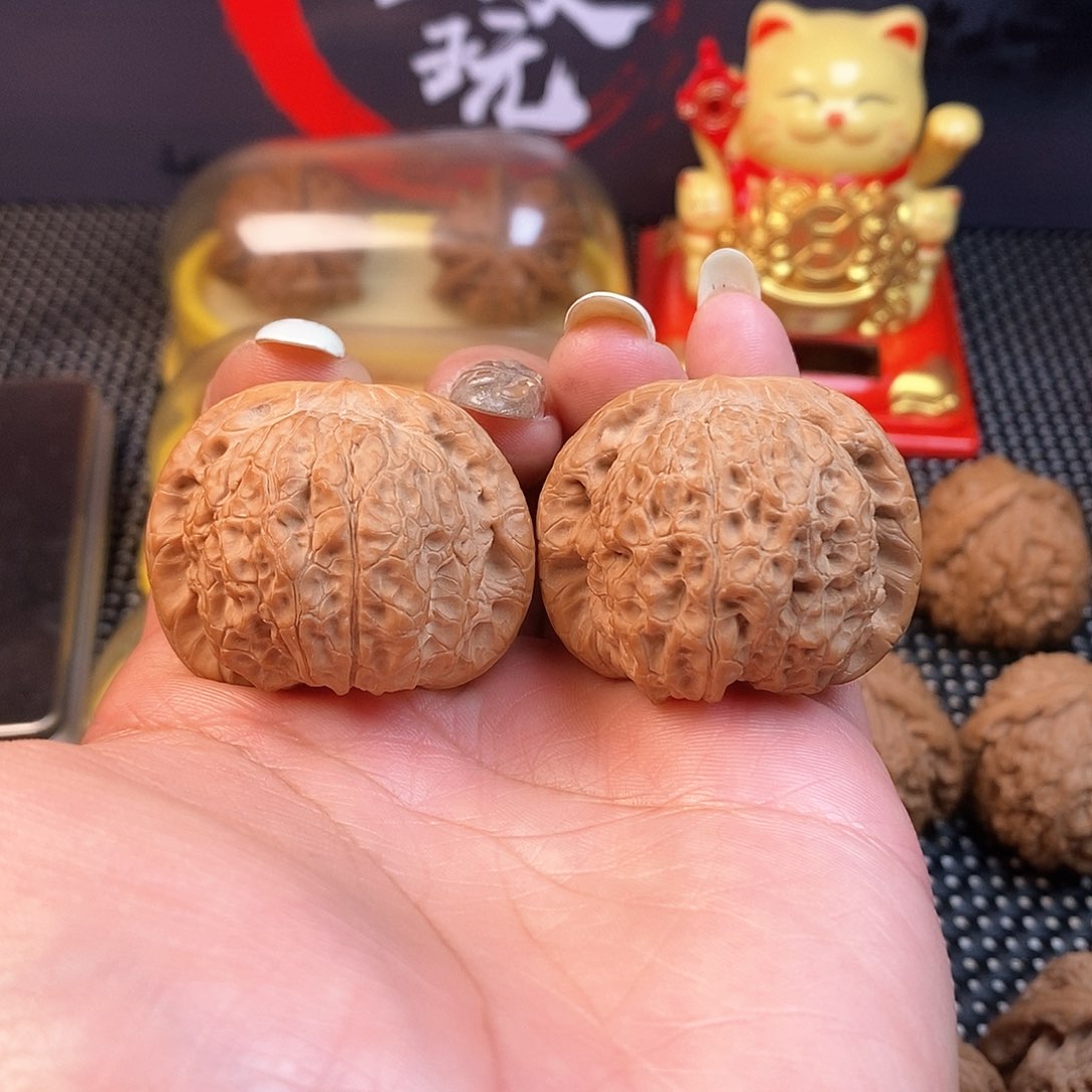 文玩核桃吊坠39尺血麒麟