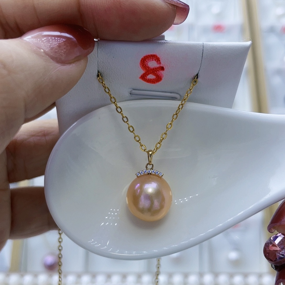 淡水珍珠吊坠(赠链)18K金镶嵌
