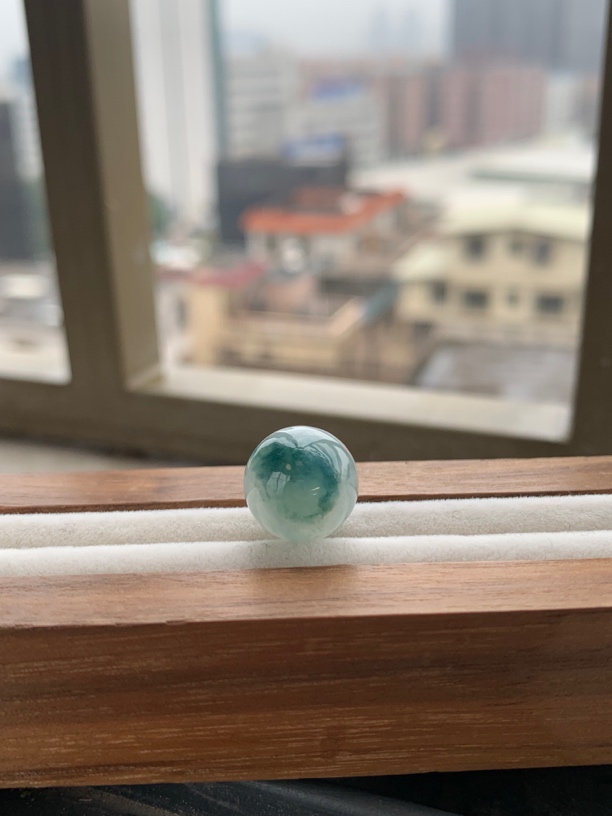 天然缅甸翡翠-特色飘兰花冰圆珠12.2mm