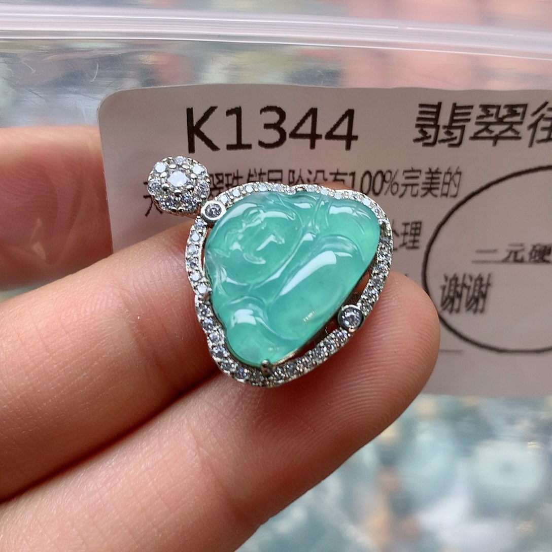 翡翠颈饰未镶嵌手串