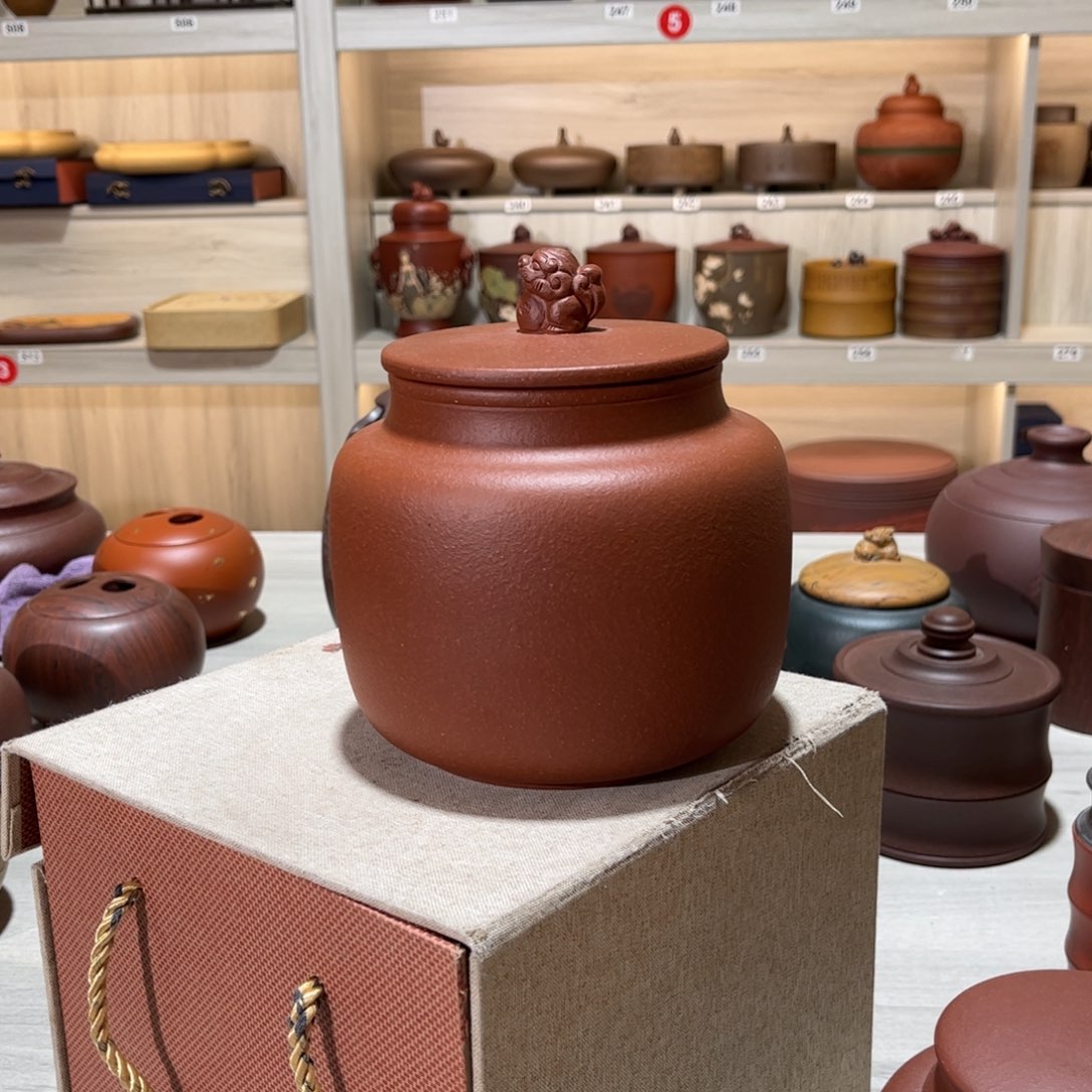 紫砂茶叶罐茶叶中