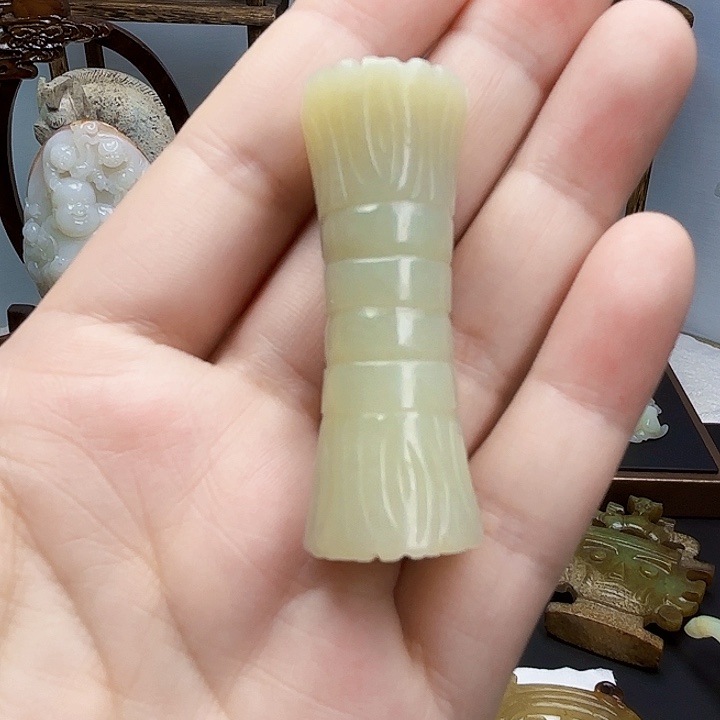 和田玉（糖玉）颈饰未镶嵌