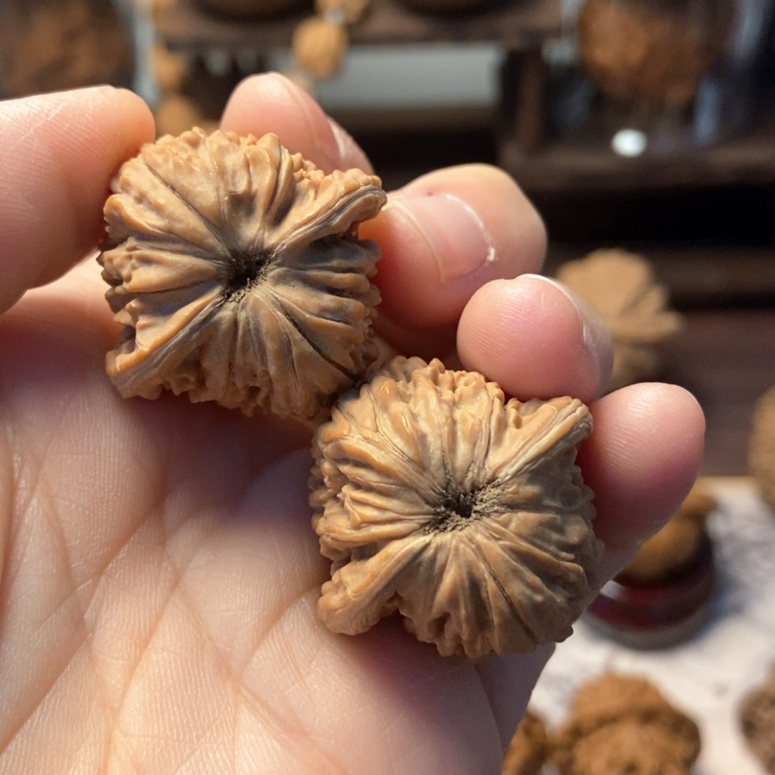 文玩核桃把件全品手捻楼尺寸31