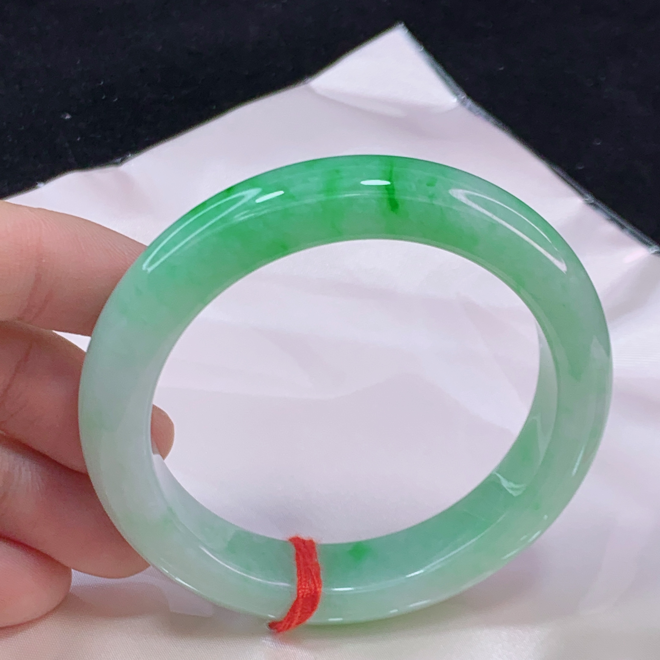 缅甸天然A货翡翠手镯冰透正阳绿高品质高质量5657圈口