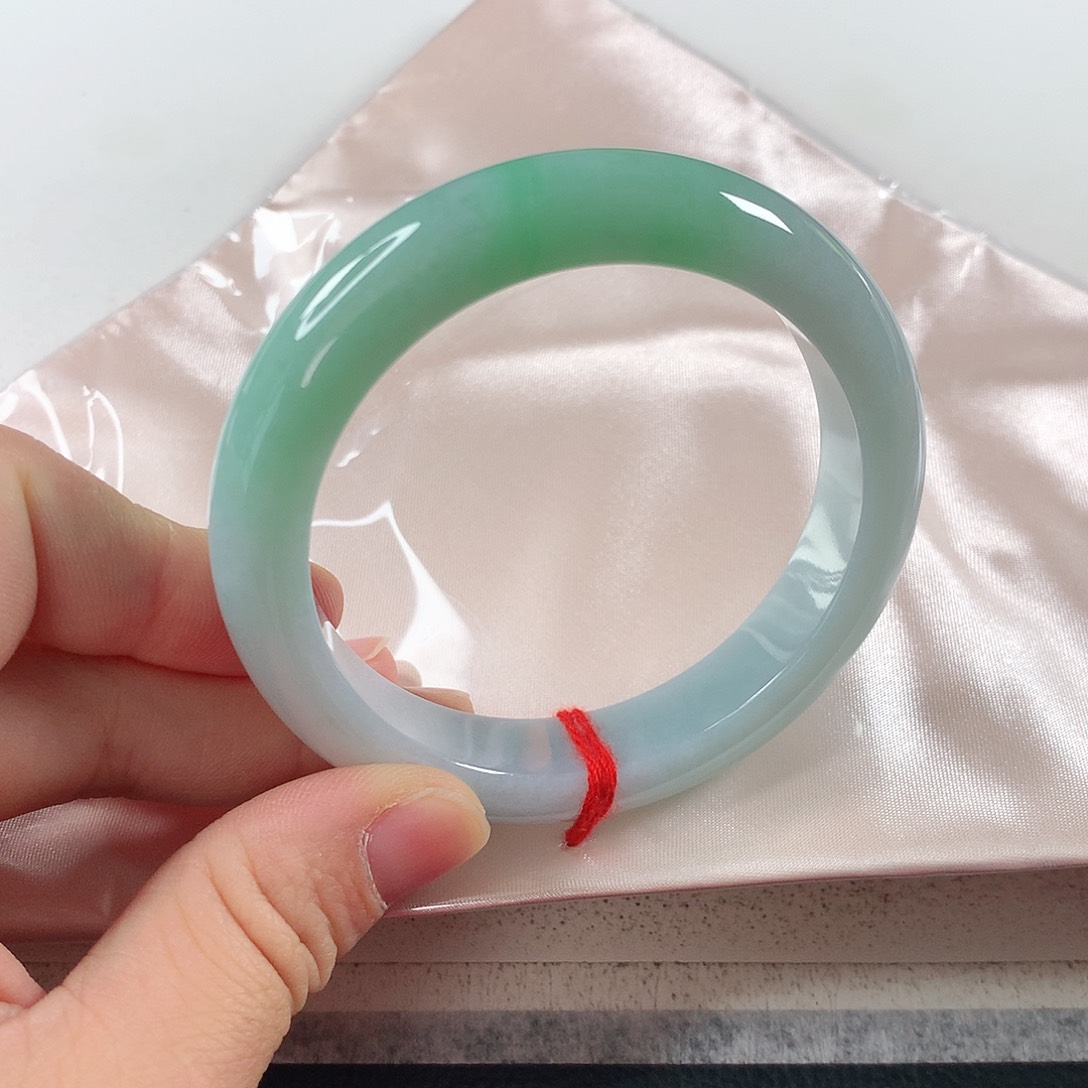 翡翠手镯未镶嵌①④⑥