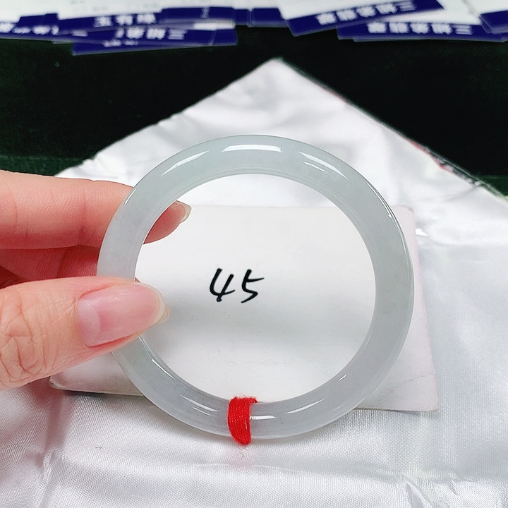 翡翠手镯（圆镯）未镶嵌