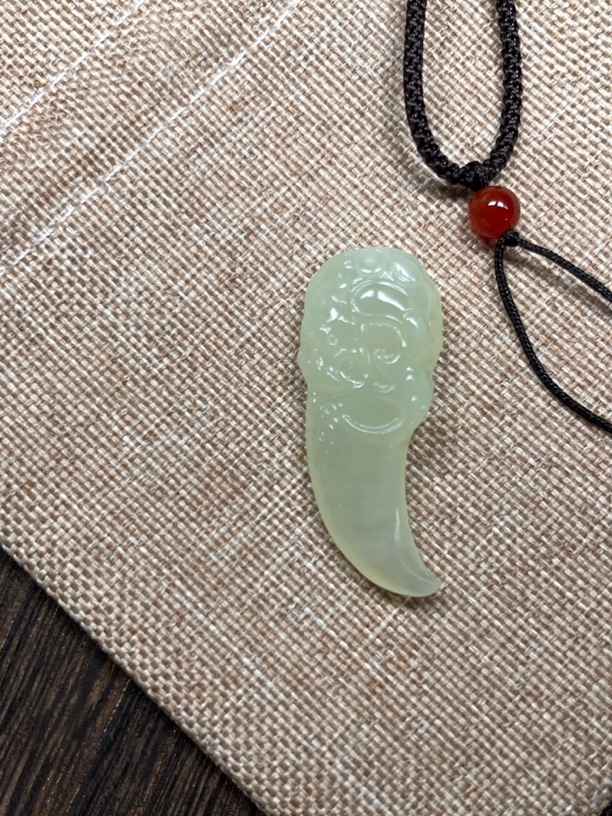 岫玉龙牙吊坠 挂件