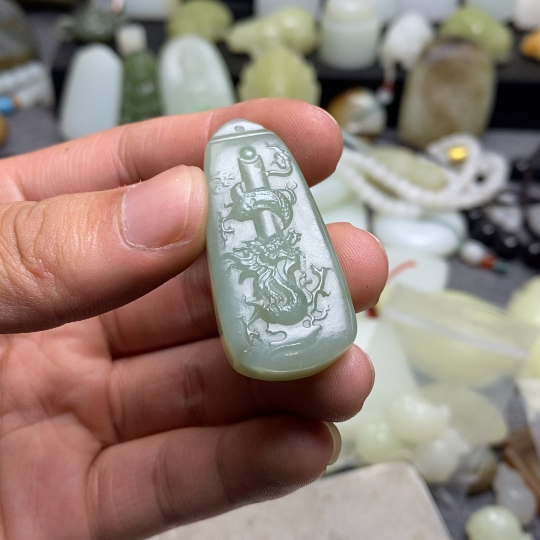 和田玉未镶嵌颈饰