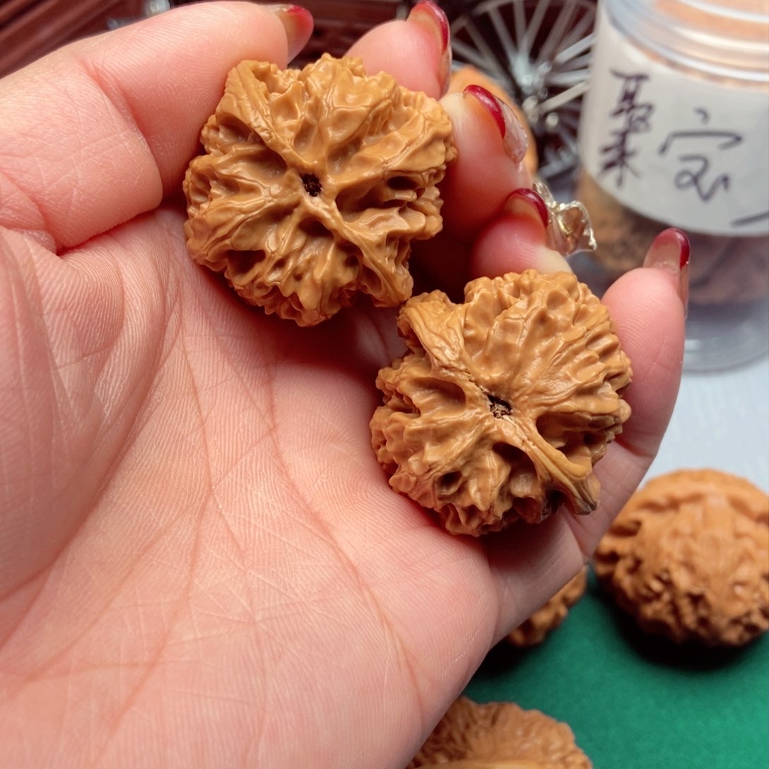 文玩核桃吊坠苹果36已打底