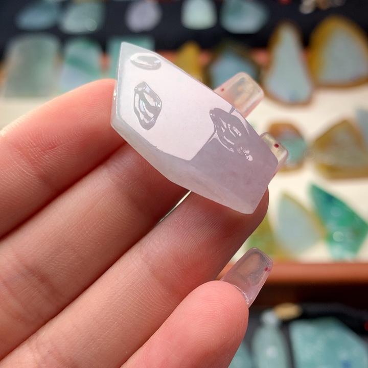 颈饰未镶嵌翡翠好