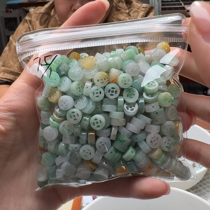 未镶嵌挂件翡翠福利10个，不包邮，拍一单邮费发货