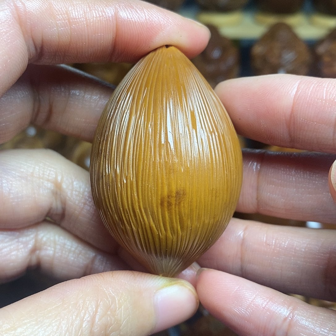 【闪购商品】核桃木/黑胡桃（胡桃木）橄榄核雕工艺单面微瑕
