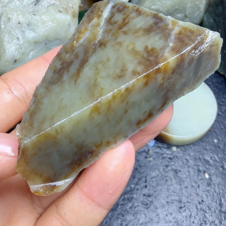 和田玉（糖玉）未镶嵌珠宝奇石