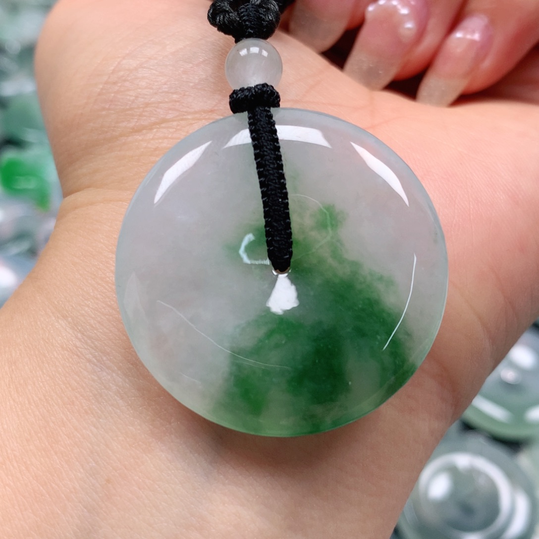 翡翠颈饰未镶嵌天然翡翠