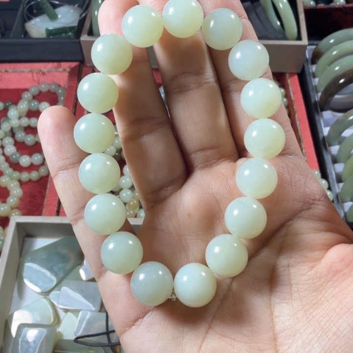 小***心和田玉（糖玉）未镶嵌手链