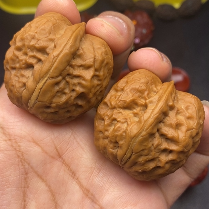 文玩核桃吊坠39尺帝王筋元宝