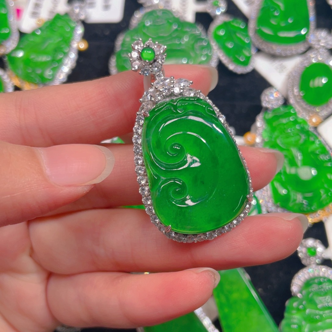 翡翠颈饰未镶嵌保a保真天然翡翠