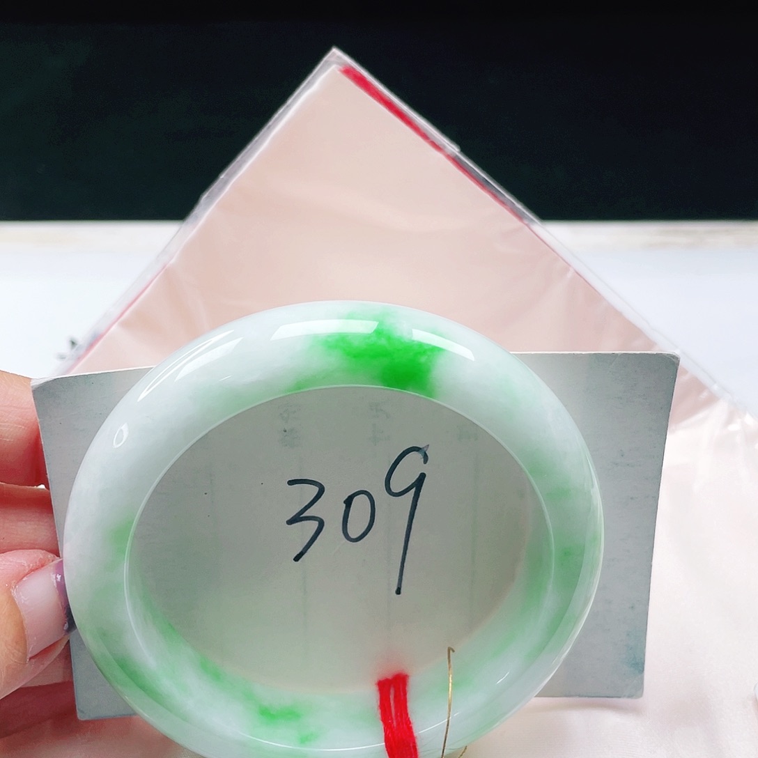 翡翠未镶嵌手镯缅甸翡翠57+