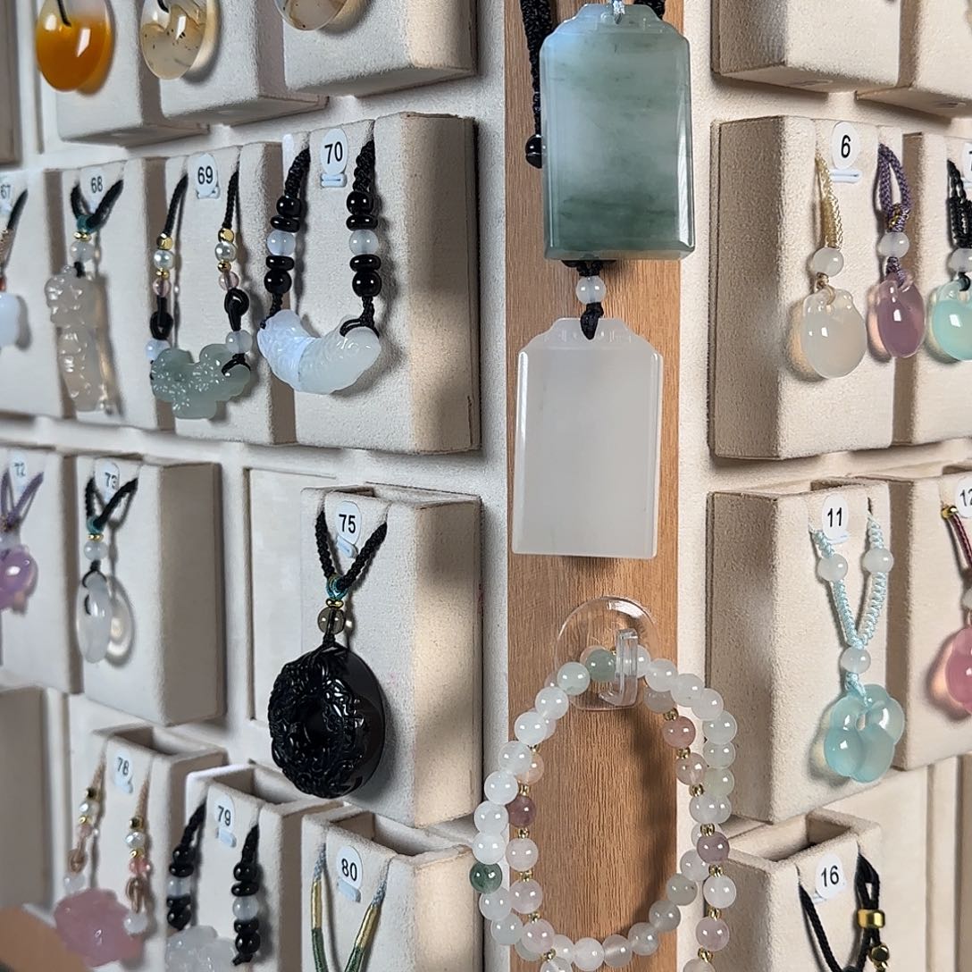 小***刘玛瑙/玉髓未镶嵌颈饰