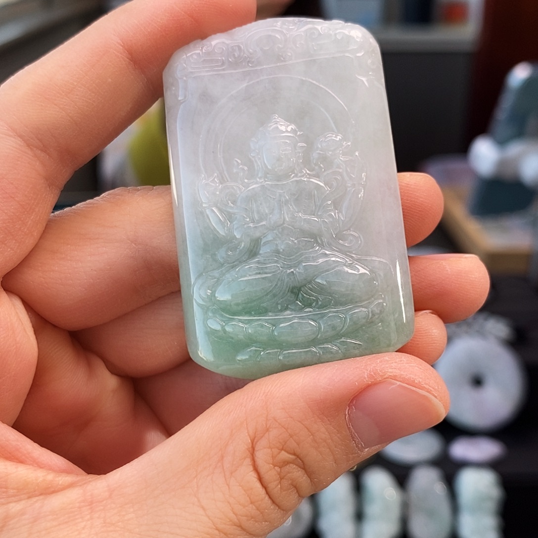 翡翠未镶嵌颈饰千手