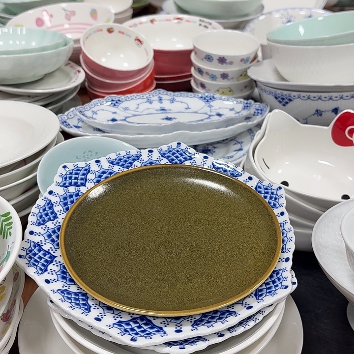 7寸浅式盘茶叶末。        