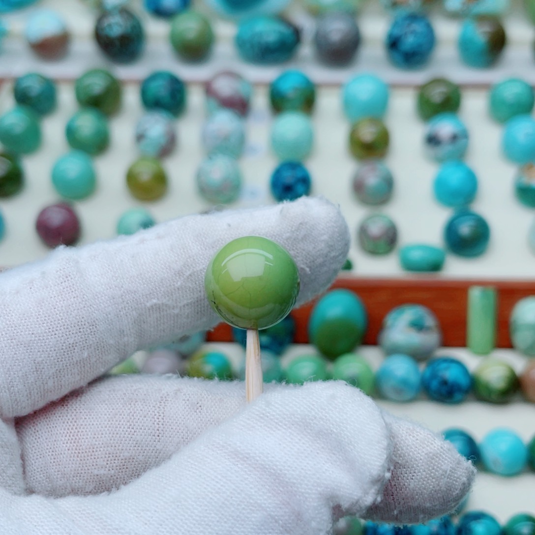 未镶嵌绿松石珠宝奇石