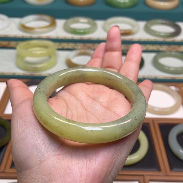 和田玉手镯未镶嵌5960