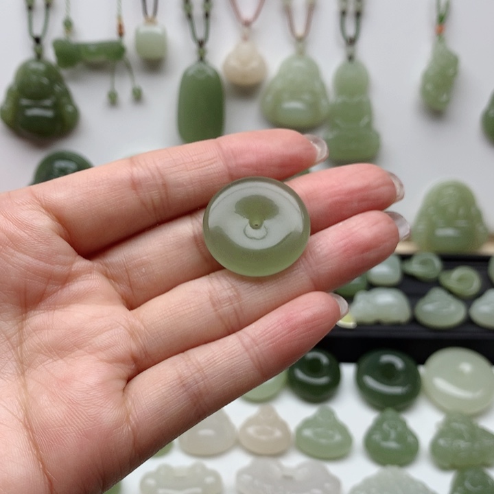 和田玉吊坠未镶嵌