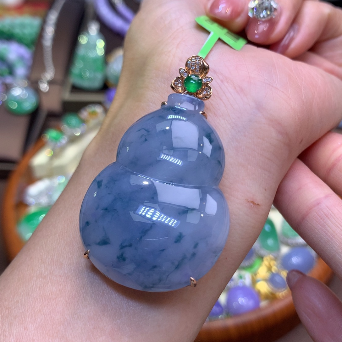 翡翠18K金镶嵌颈饰