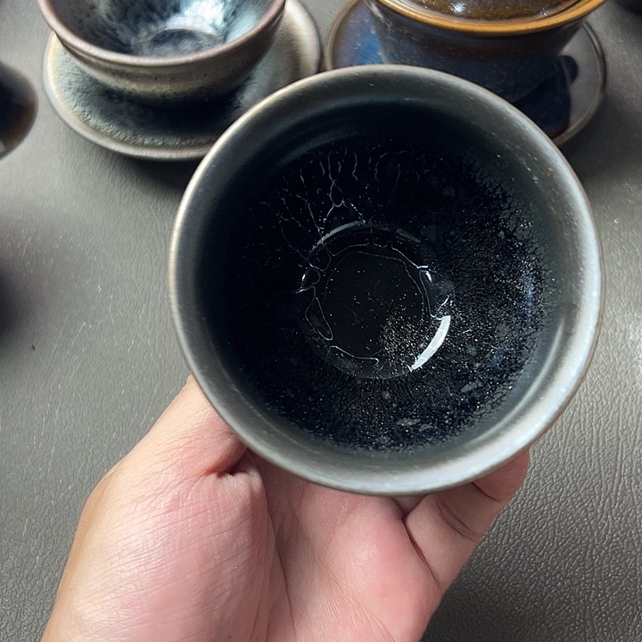 茶盏好吧那我们去找地方