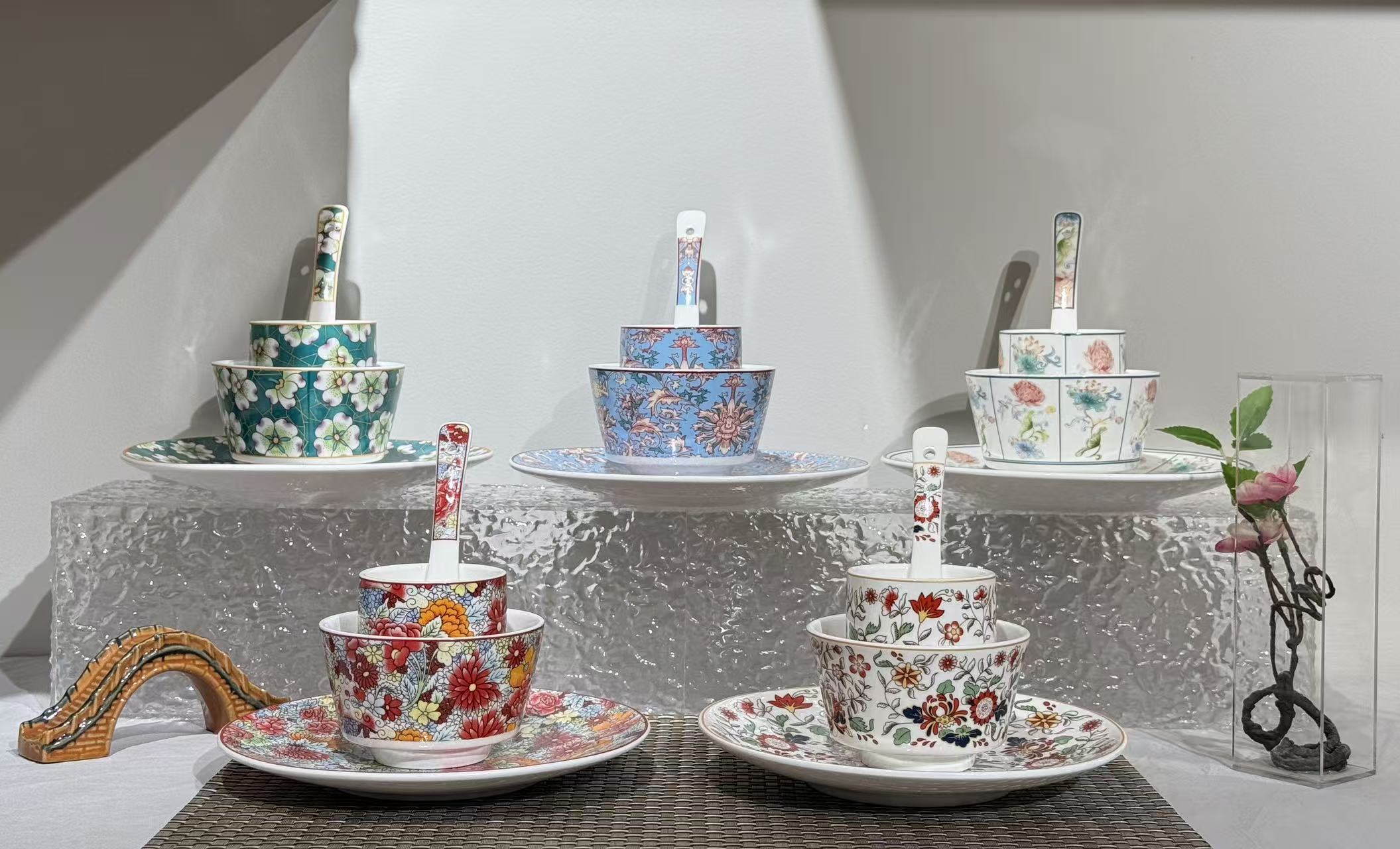 网上摆台湘菜土菜江西小炒菜复古餐具正品酒店陶瓷台面浮雕珐琅彩