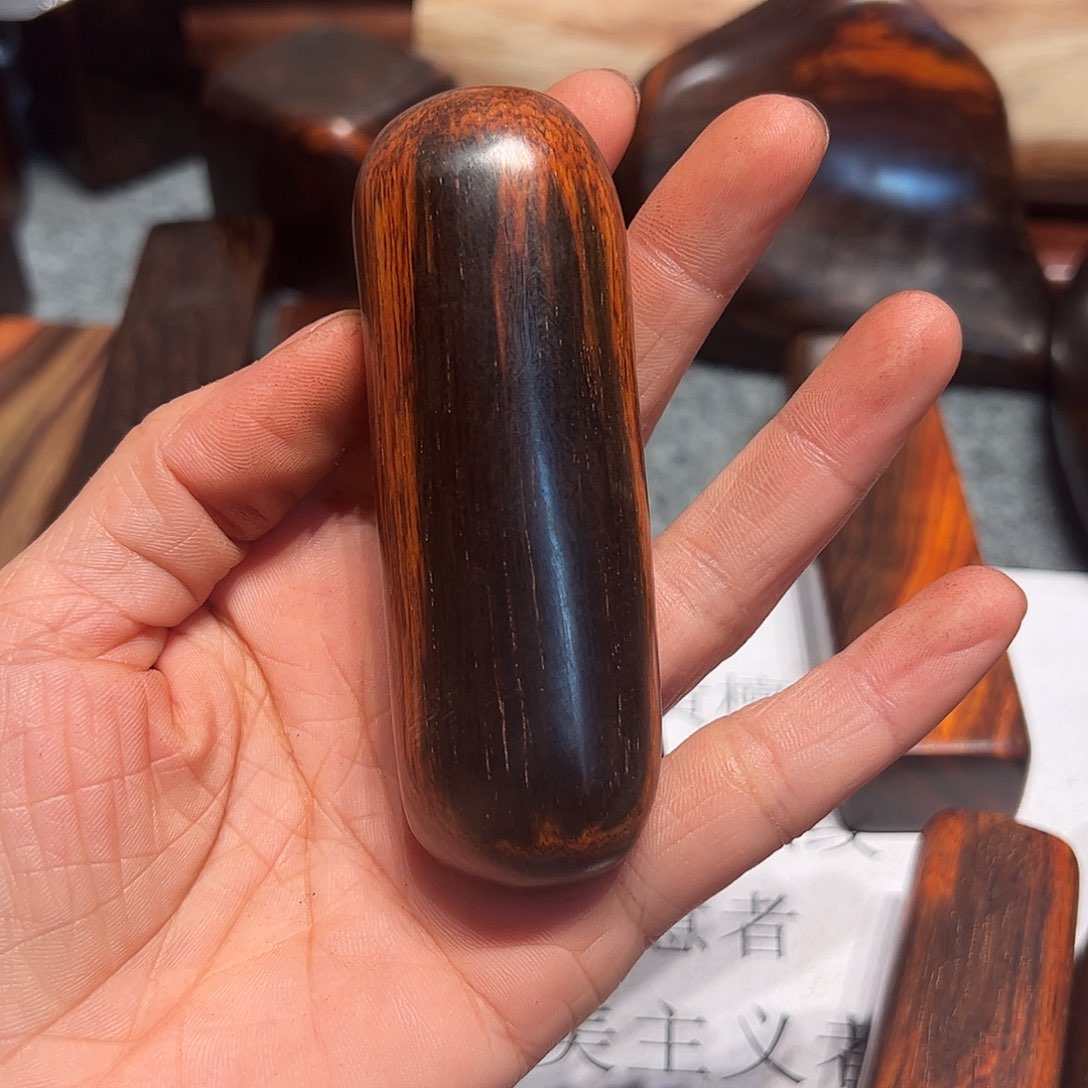 交趾黄檀（大红酸枝）嘉*