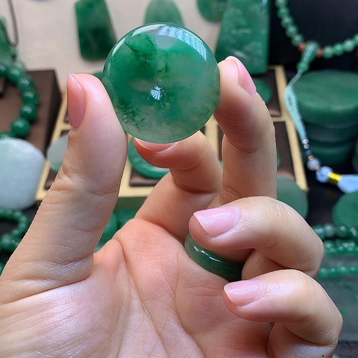 未镶嵌石英岩玉珠宝半成品