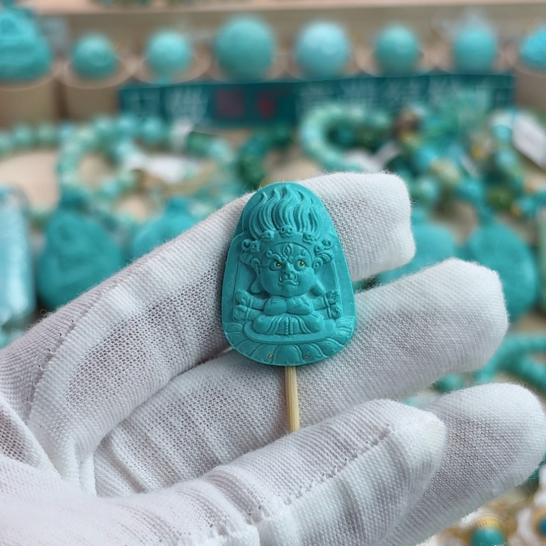 绿松石未镶嵌珠宝奇石