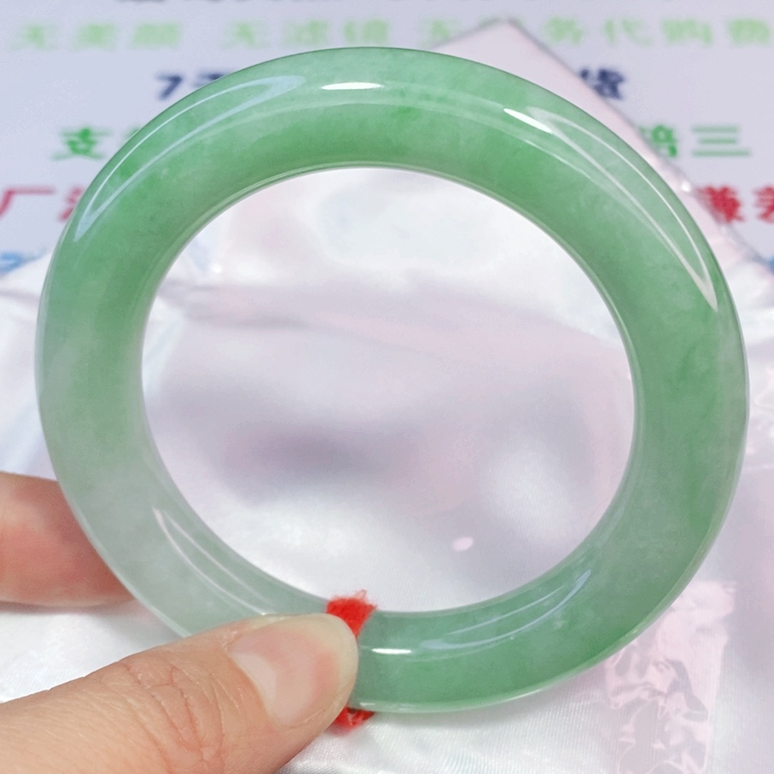 未镶嵌手镯翡翠56.6圆镯