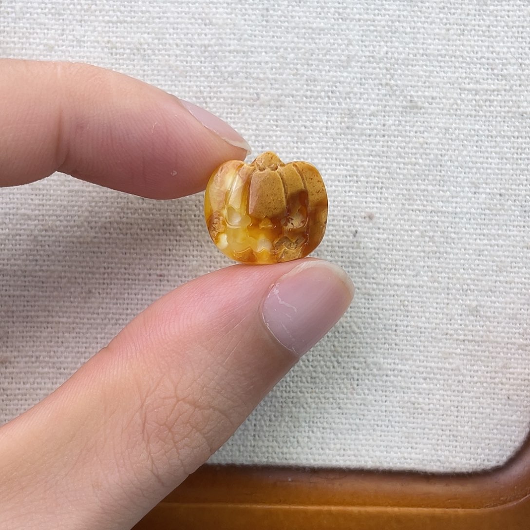 琥珀未镶嵌珠宝奇石南瓜头