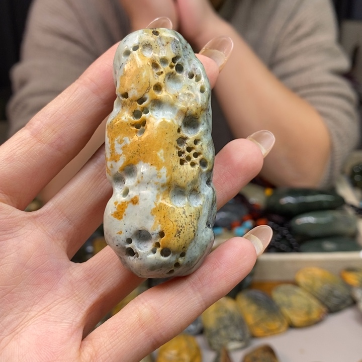 岫岩河磨玉（透闪石质玉）颈饰未镶嵌