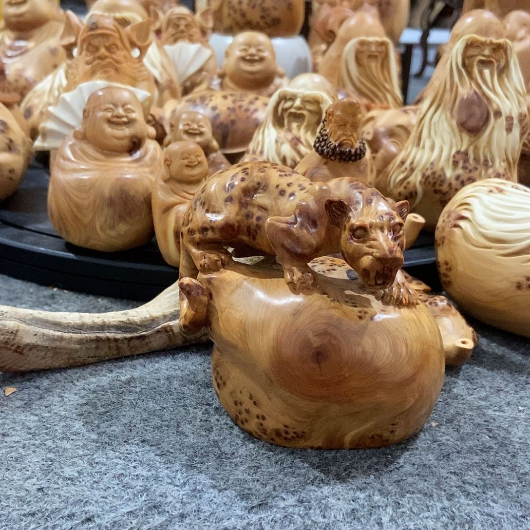 柏木（崖柏）V****1留疤豹子