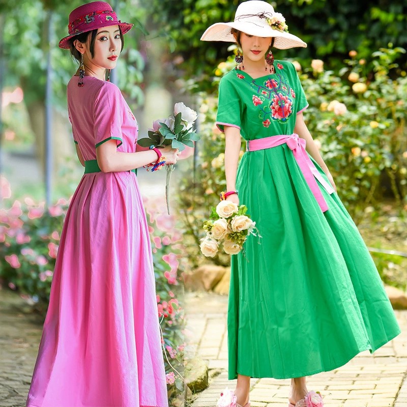 实拍民族风女装刺绣花长裙方口领短袖裙子宽松收腰显瘦修身连衣裙