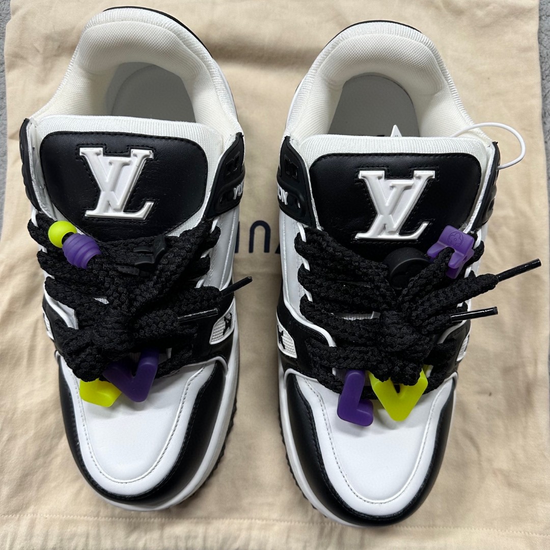 全新未使用  LV Trainer Maxi 小胖丁黑白熊猫 板鞋 7码 D14157